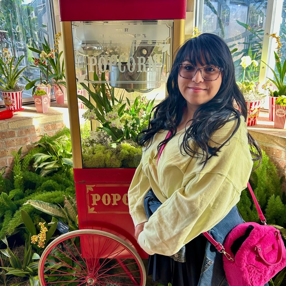 Hello🖤🎀 My name is Hazel! I am 25 and want to share a little bit about myself! - Picture 5 of 6